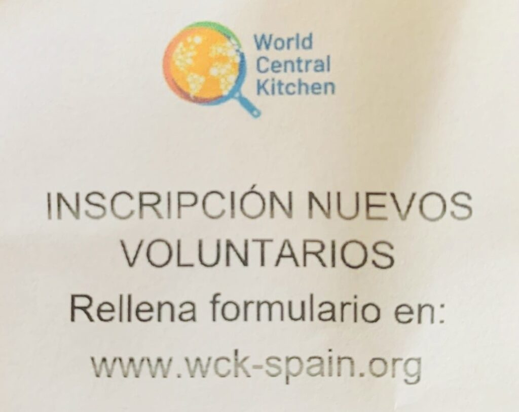 Cartel de inscripción para voluntarios de World Central Kitchen.