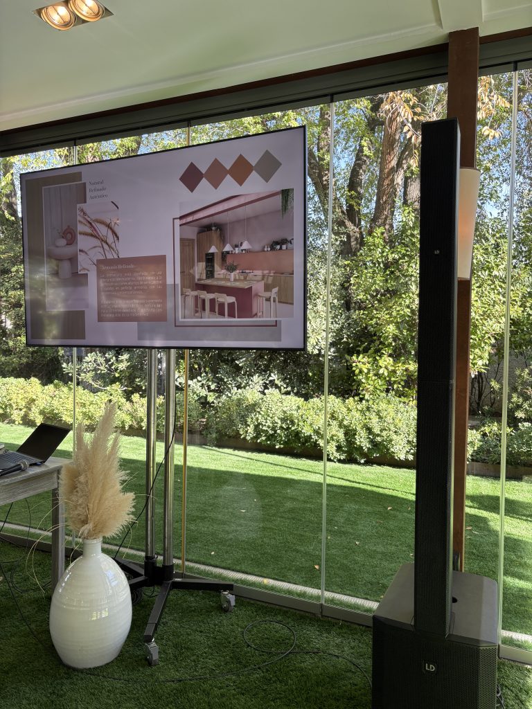 Pantalla de presentación de la colección Terra de Fabricados Reyna.